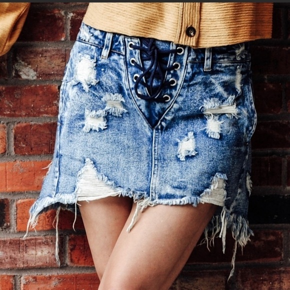 Vintage Wash Distressed Raw Hem Denim Skirt - Picture 2 of 6